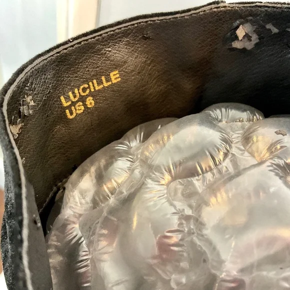 Black Scene Weaver Velvet Lucille Knee High Lace Up Boots Gold Chain Size 6 - Picture 11 of 16